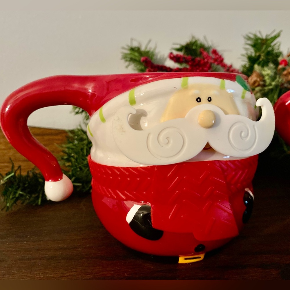 Set of 2 Santa Beard with hat handle coffee mugs! Perfect condition deep mugs.